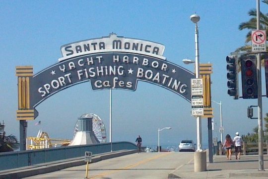 3.5 Hour Private Coastal Tour of Santa Monica, Venice Beach and Malibu