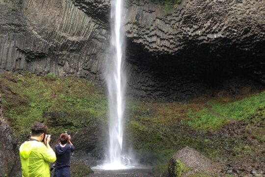 Morning Half-Day Multnomah Falls and Columbia River Gorge Waterfalls Tour from Portland