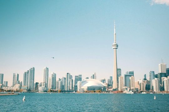 Best of Toronto Small Group Tour with CN Tower and Harbour Cruise