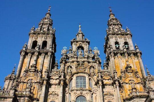 Day Trip: Santiago de Compostela and Valença do Minho Day Trip with Lunch