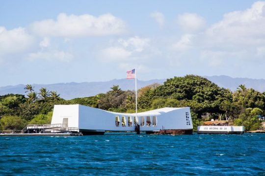 USS Arizona Memorial Deluxe Tour