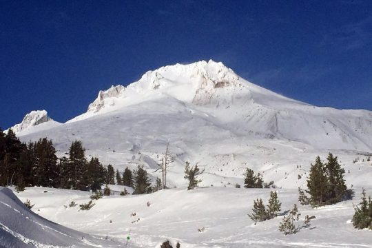 The Hood-Columbia Loop: Timberline, Orchards, and Waterfalls