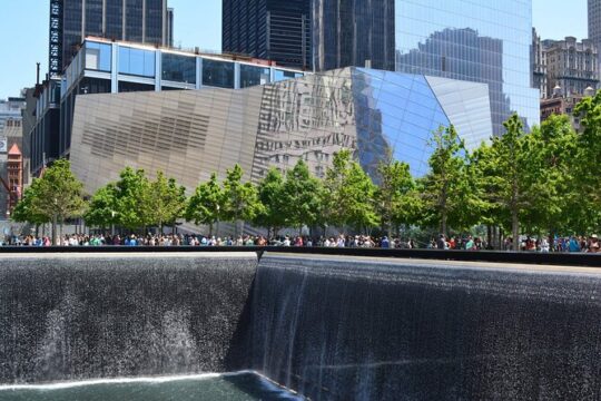 9/11 Memorial and Ground Zero Tour by Local Guide