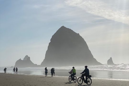 Small Group Hiking Tour to Cannon Beach on the Oregon Coast