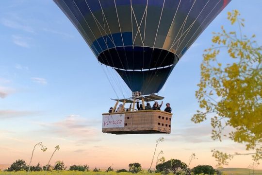 Balloon flight at sunrise in Segovia