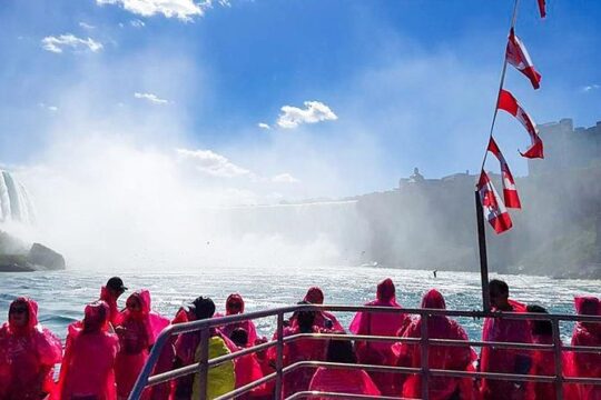 Niagara Falls Guided 9 Hour Day Trip with Round-trip Transfer