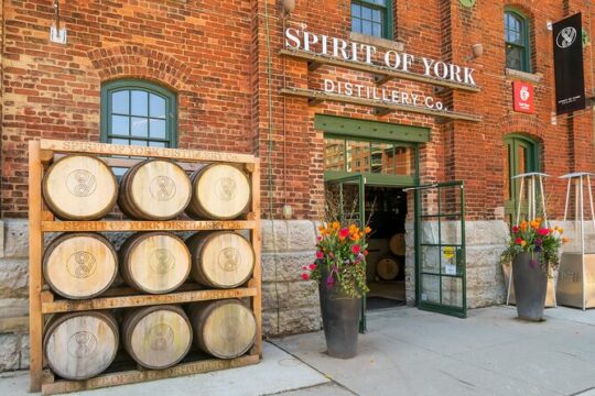 Toronto Distillery District: Finest Whisky Quest Experience