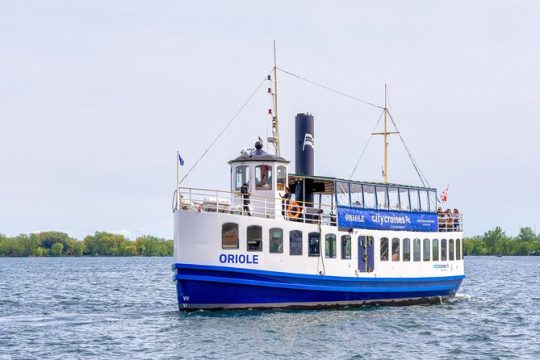 60-Minute Toronto Sightseeing Harbour Tour