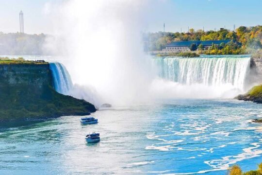 Tour of Niagara Falls with Cruise and Lunch from Toronto