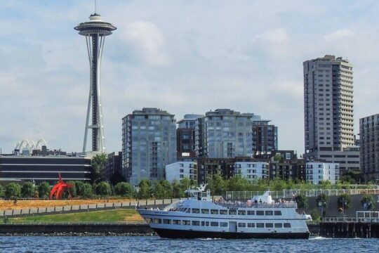 Seattle Small Group Walking Tour with Space Needle Admission