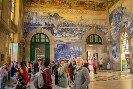 PORTO Walking Tour with a Portuguese history teacher