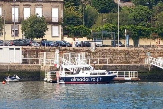 Shared Boat Trip in Porto 2H with Sunset Option