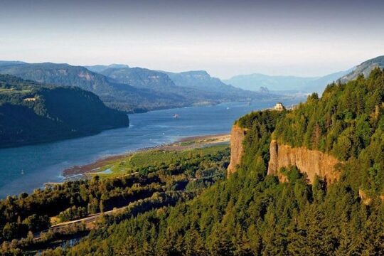 Small Group: Columbia River Gorge Waterfalls Tour from Portland