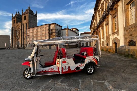 3 Hour Tuk tuk Tour in Porto