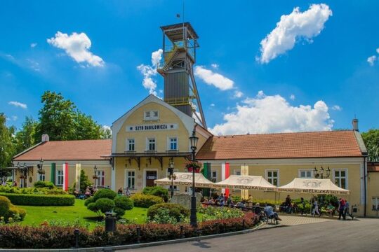 Guided Tour of the Wieliczka Salt Mine and Transfer from Krakow