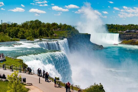 3-Day Tour: Finger Lakes, Niagara Falls, Toronto and 1000 Islands from NYC