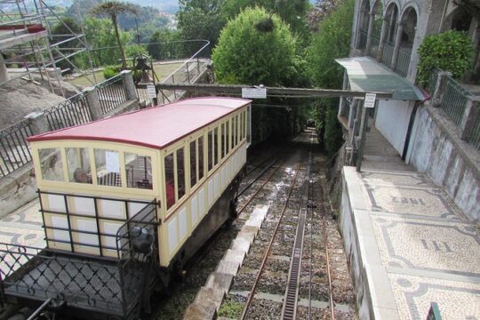 Braga and Guimarães Tour with Lunch from Porto