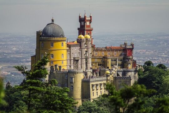 Private Sightseeing Transfer from Porto To Sintra With 2 Stops