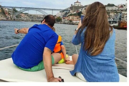 1h Private Boat Tour between Afurada and Ribeira