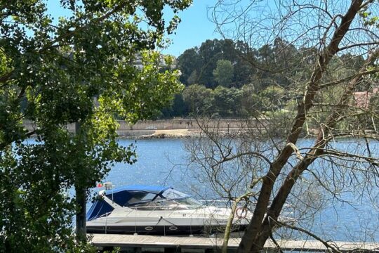 Private boat trip with lunch in a typical restaurant