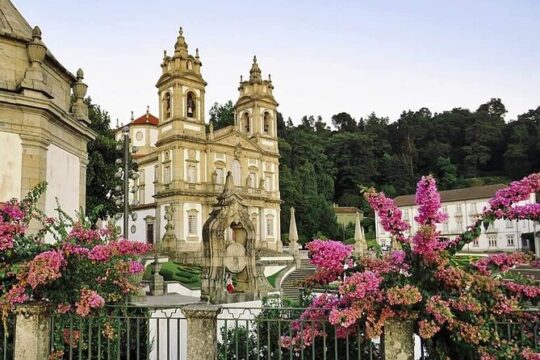 Porto: Private Tour to UNESCO Heritage - Braga & Guimarães