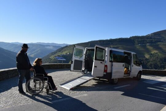 With reduced mobility visit the Douro Valley from Porto