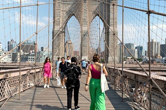 New York City Brooklyn Bridge Self Guided Game and Tour