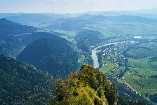 Hiking in the Pieniny Mountains & Dunajec River rafting from Krakow, private