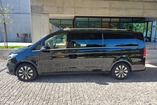 Private Airport Transfer from Porto to Guimarães