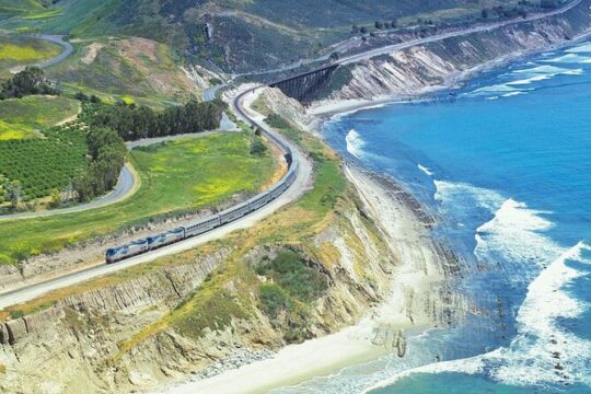 8-Day Tour from SF: Seattle Amtrak Coast Starlight Redwood