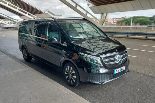 Private Airport Transfer from Porto to Fátima