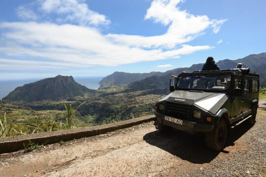 Safari 4x4 Pico Arieiro Santana in Small Group "FlowerEAST"