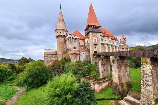 Corvinilor Castle and Sibiu optional Sighisoara from Brasov