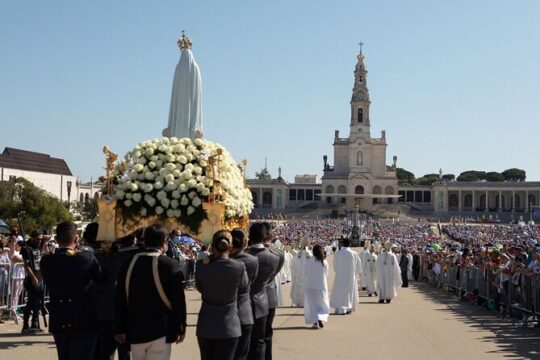 Porto: Private Tour to the Sanctuary of Fátima & Casa dos Pastorinhos