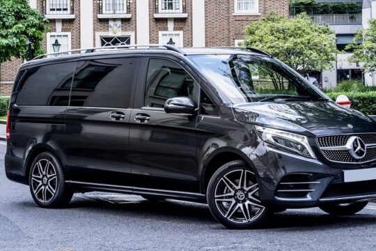 Departure Private Transfers: Bilbao City to Bilbao Airport BIO in Luxury Van