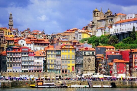 Oporto Shared Departure Transfer: From Hotels to Airport