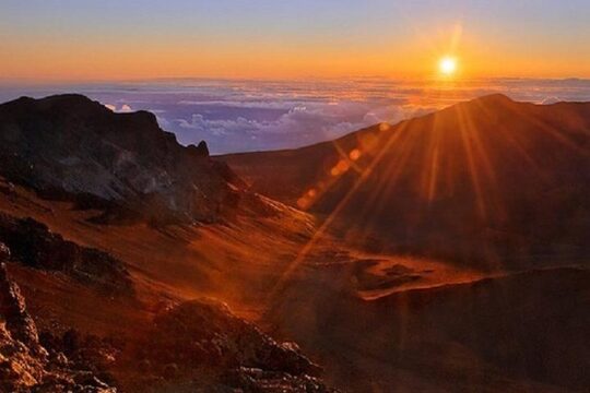 Maui -PRIVATE- Air Tour: Volcano Crater: Haleakala 5 People Max.