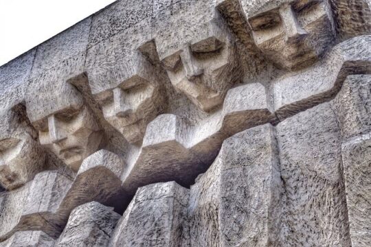 Footsteps of Oskar Schindler: Płaszów Camp and Krakus Mound Tour