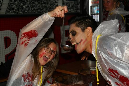 Porto Halloween Pub Crawl: Drinks, Scary Makeup