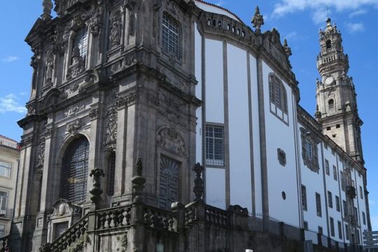 Private Return Transfer from & to Porto airport to Porto