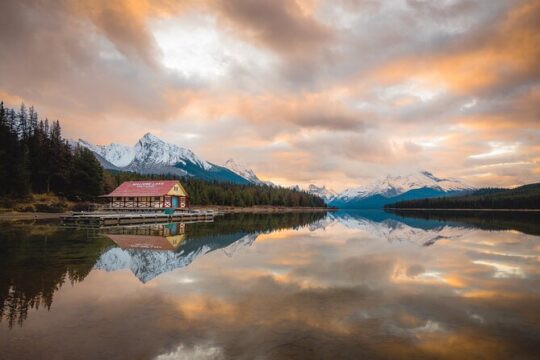 Jasper National Park Tour Maligne Valley, Medicine Lake with Walk