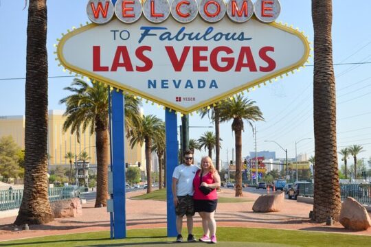 Grand Canyon Hoover Dam LV Sign and 7 Magic Mountains