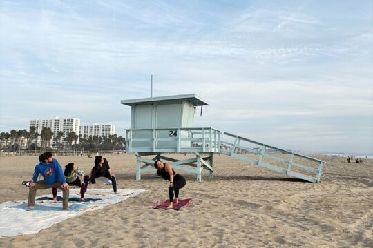 Stretch and Sip: Yoga with Fresh Juice on Santa Monica Beach