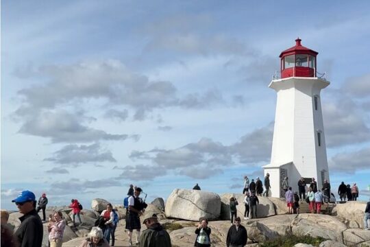 Private Peggy's Cove Lighthouse Tour from Halifax