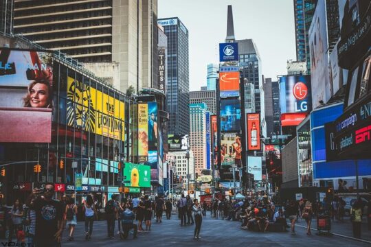 New York: Times Square Evening Walking Tour with Hot Dog