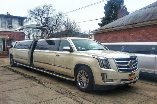 NYC Sightseeing Tour Manhattan (NEW Cadillac Escalade Jet Door Limousine)